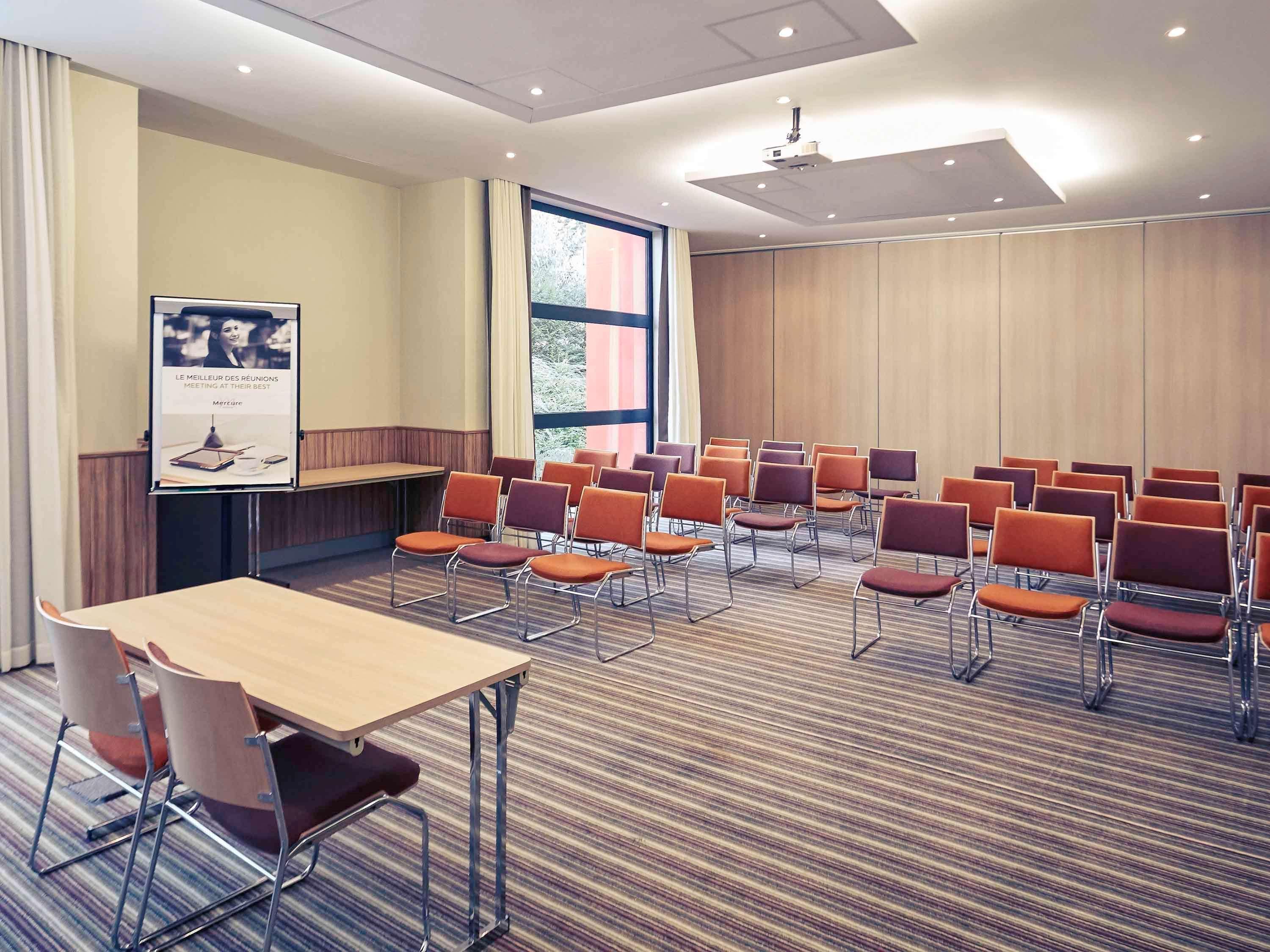 Mercure Valenciennes Centre Buitenkant foto